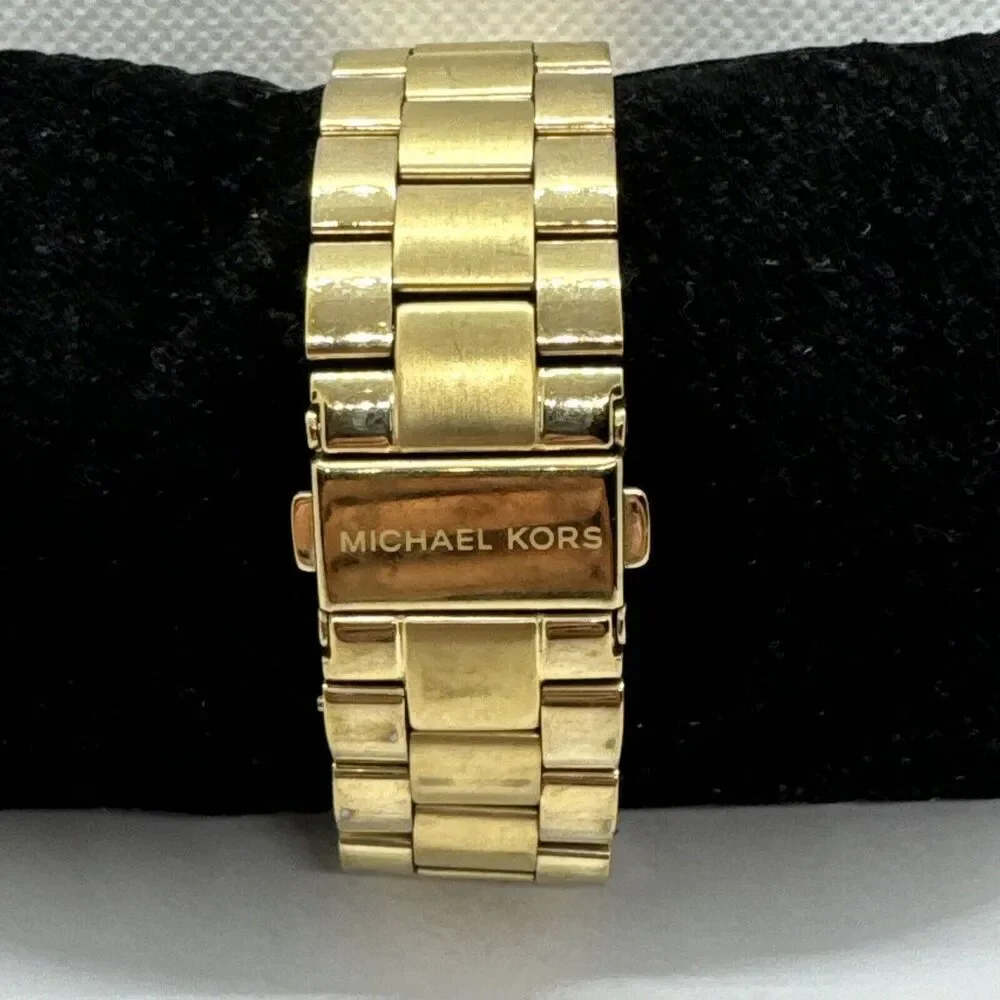 Michael Kors Slim Runway MK3335 Women's Gold Tone Analog Dial Wrist Watch JNA625